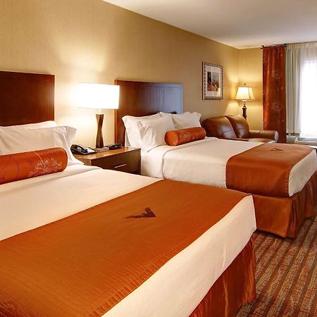 Phoenix Inn Suites Олбани Экстерьер фото